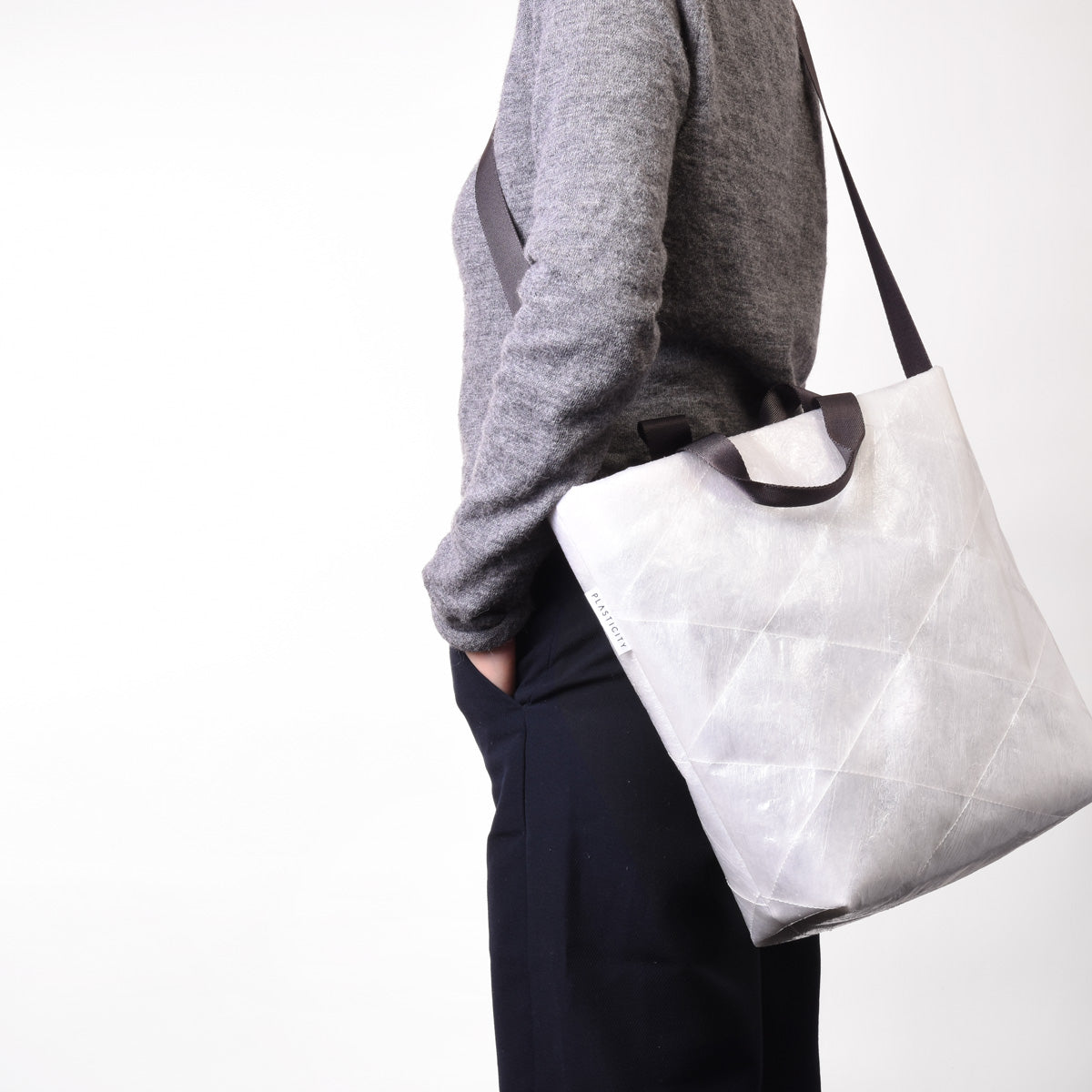 PLASTICITY サステナブル キルティング2WAYトートバッグ 防水